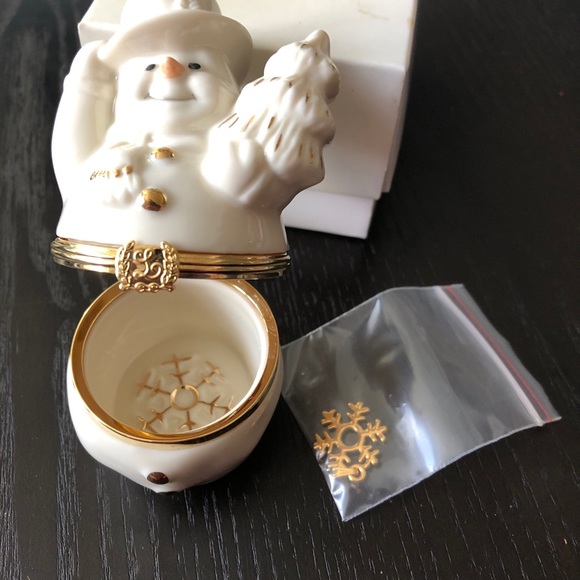 Mint Lenox Treasures The Snowman’s Surprise Box - Picture 5 of 8